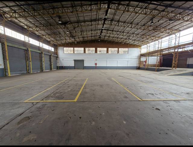 2,722M² WAREHOUSE TO LET IN BENROSE